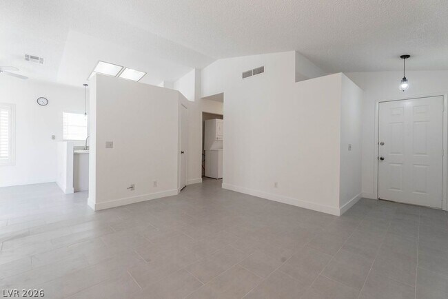 Foto del edificio - 7045 Sawtooth Dr