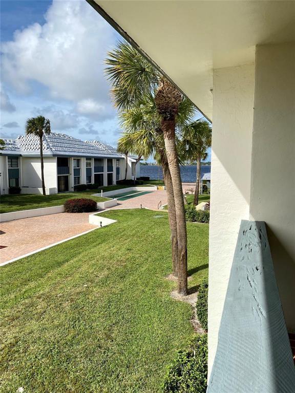 Foto del edificio - 175 SE St Lucie Blvd