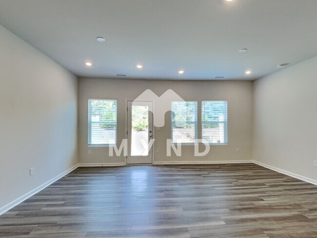 Building Photo - 113 Peebles Dr