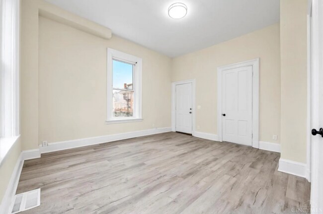 Bedroom 2b - 550 Hale Ave