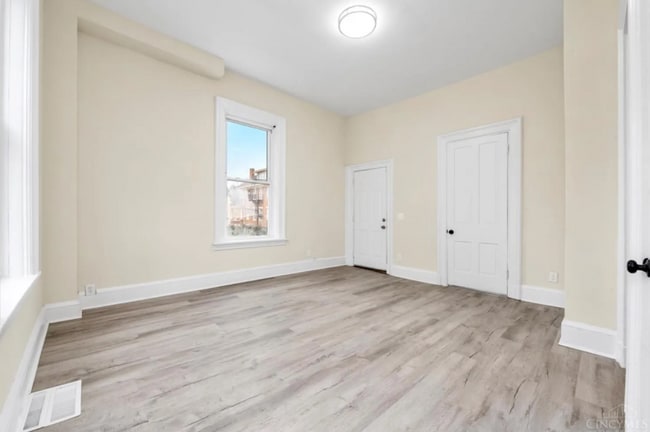 Bedroom 2b - 550 Hale Ave