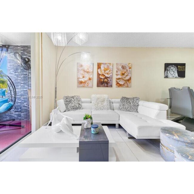 Foto del edificio - 8205 SW 152nd Ave