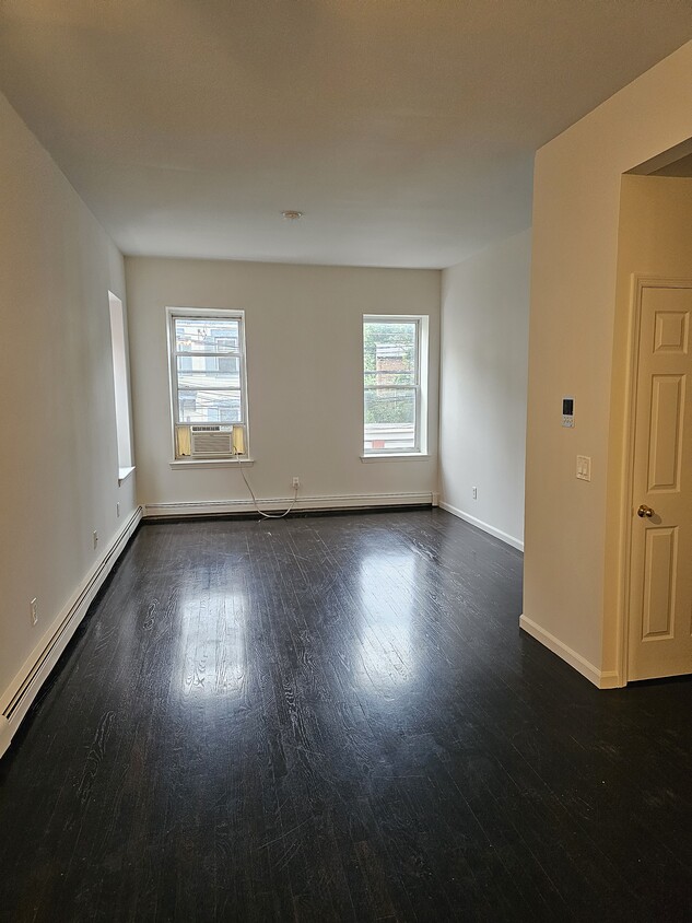 Primary Photo - 183 Union St