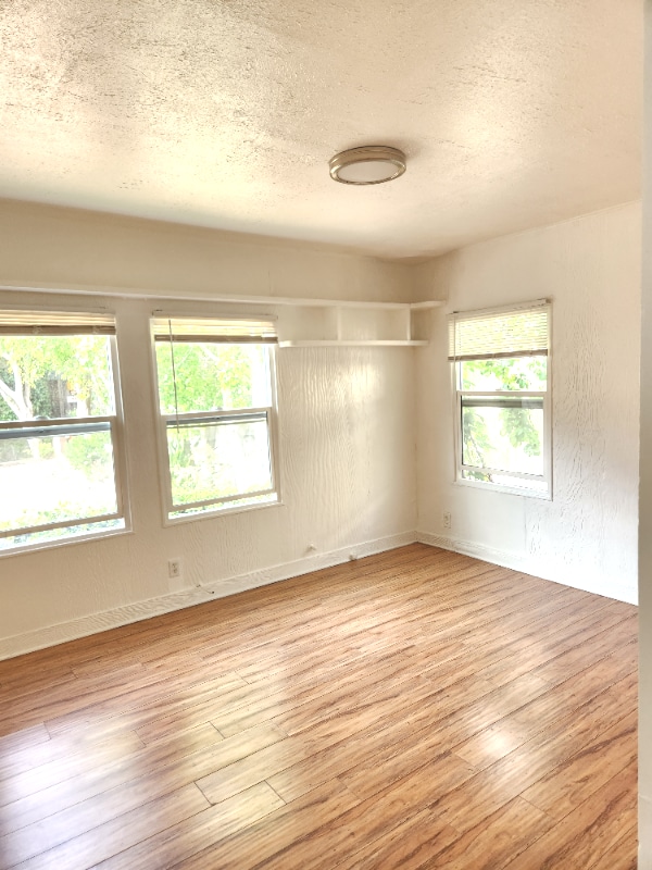 Building Photo - 2032 Vista Del Mar Ave