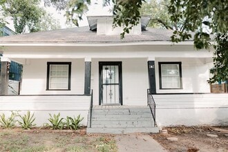 Building Photo - 1107 Angelina St