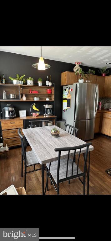 Building Photo - 500 CRYSTAL