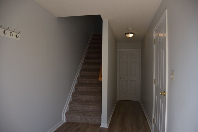 Foyer - 2923 Diamond Spring Ln