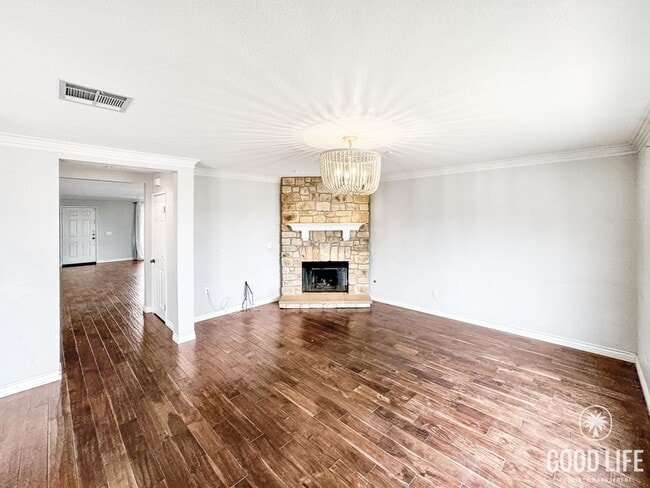 Building Photo - Great 4B/2.5BA House in Vista!