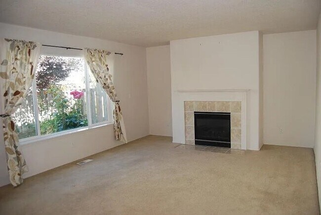 Foto del edificio - 16847 NW Oak Creek Dr