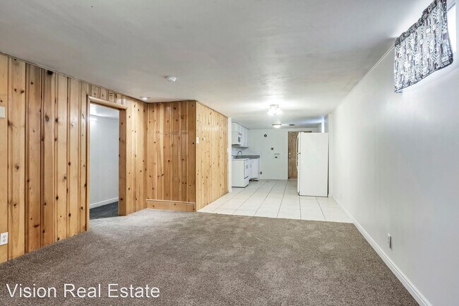 Building Photo - 420 E 600 S