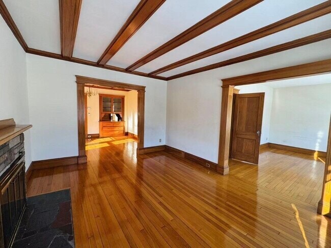 Foto del edificio - 104-106-106 Payson Rd