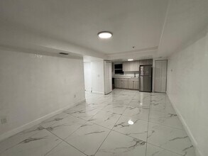 Building Photo - 431 N East Ave