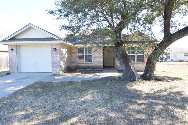 Building Photo - 1011 Carla Kay Dr