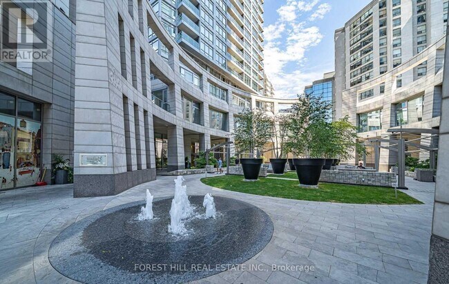 Photo du bâtiment - 2191-2191 Yonge St