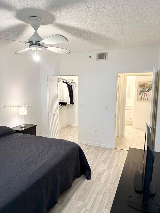 Foto del edificio - 19501 E Country Club Dr