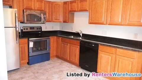 Foto del edificio - 8208 Noble Ave N