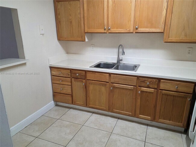 Foto del edificio - 6950 W 6th Ave