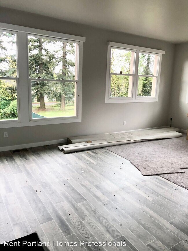 Foto del edificio - 3 br, 1.5 bath House - 173 NE 162nd Ave