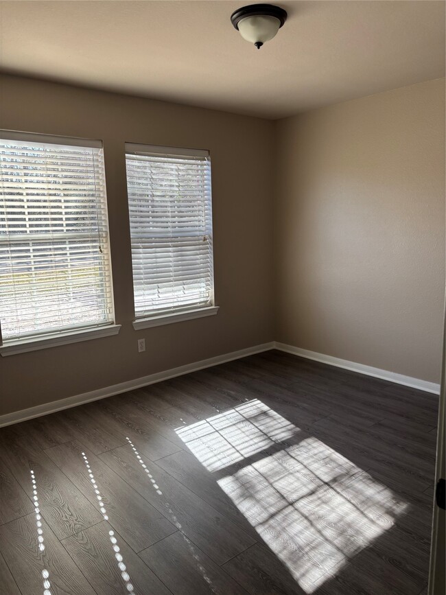 Building Photo - 16711 Jib Ct