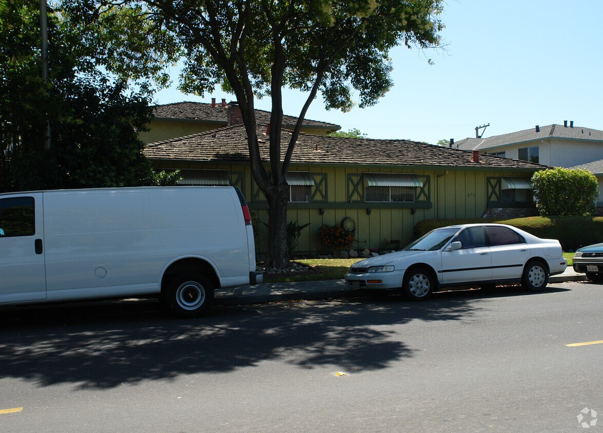 Foto del edificio - 875 Bing Dr