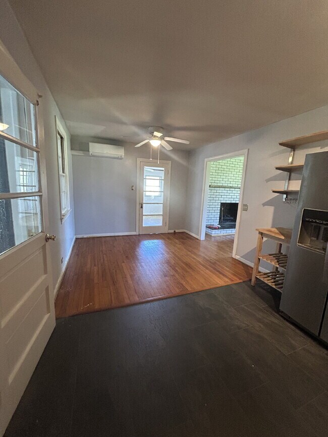 Foto del edificio - Charming Newly Renovated 2-Bedroom Home on 3 Acres – A Gardener’s Dream!