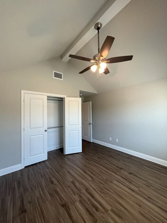 Foto del edificio - Country Heights #502