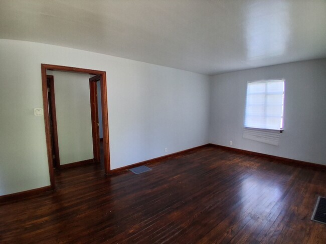 Foto del edificio - 214 Edwards St