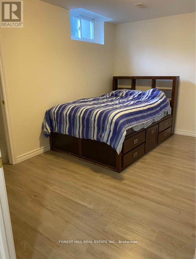 Photo du bâtiment - 499 Beverley Glen Blvd