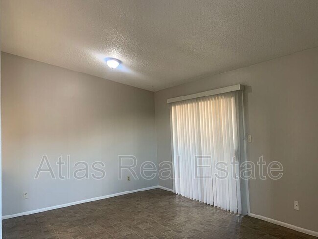 Building Photo - 1856 N Spring