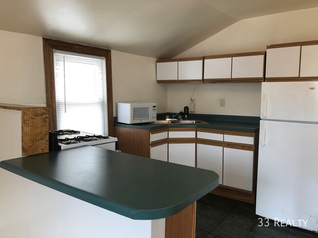 Building Photo - 751 W Schubert Ave