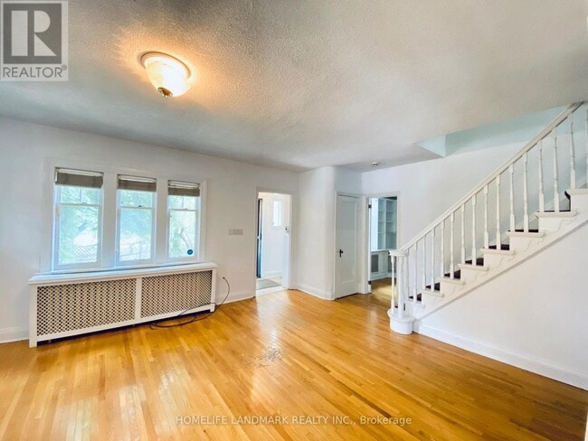 Building Photo - 256 Oriole Pkwy