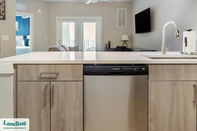 Building Photo - 10800 Colonial Gtwy Dr