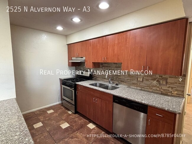 Building Photo - 2525 N Alvernon Way