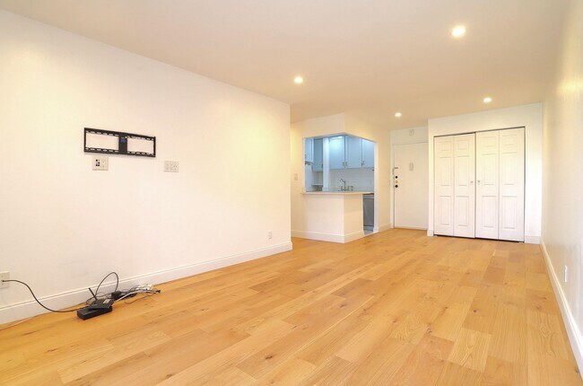Foto del edificio - 1111 River Rd