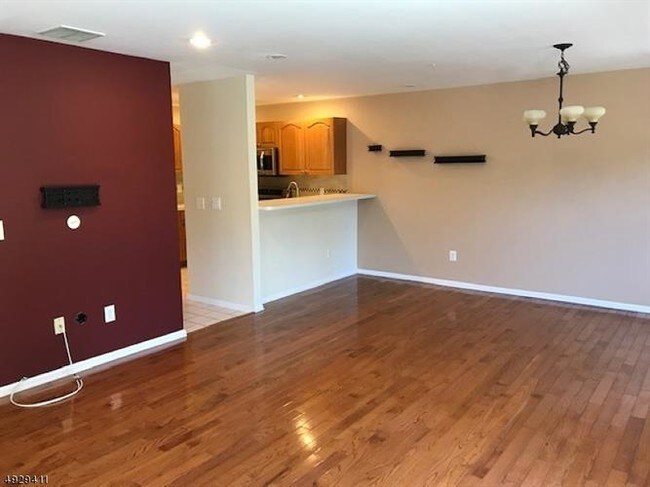 Building Photo - 3101 Scenic Ct