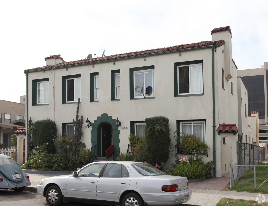 Primary Photo - 1049-1055 Lime Ave