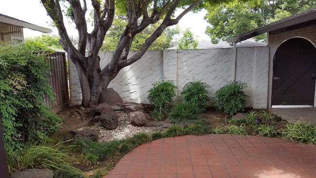 Foto del edificio - 1960 Harris Ave