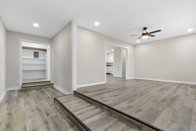 Building Photo - 2902 W Scott St