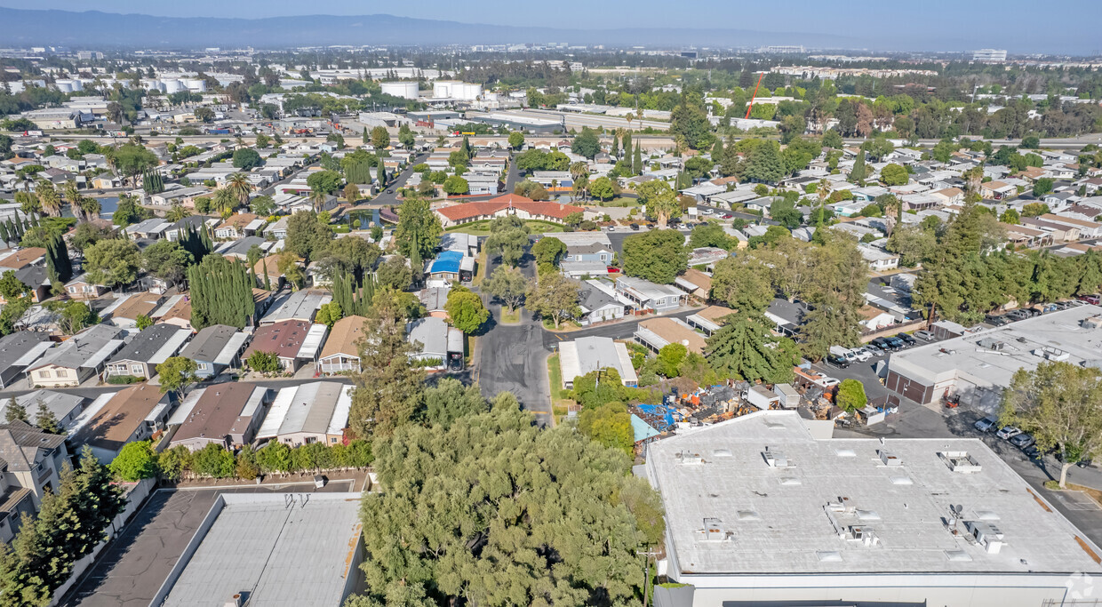 Building Photo - Casa Del Lago Mobile Home Park