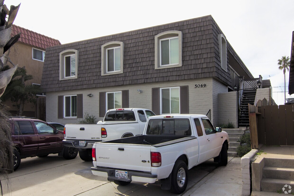 Primary Photo - 5069 Saratoga Ave