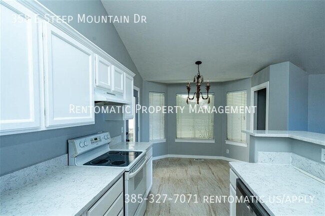 Foto del edificio - 358 Steep Mountain Dr