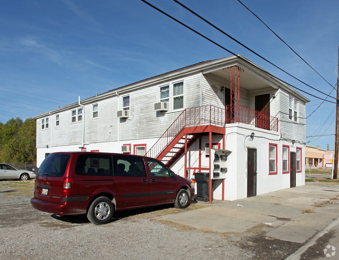Primary Photo - 4226-4228 Downman Rd