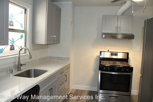 Foto del edificio - 1 br, 1 bath House - 143 School Street