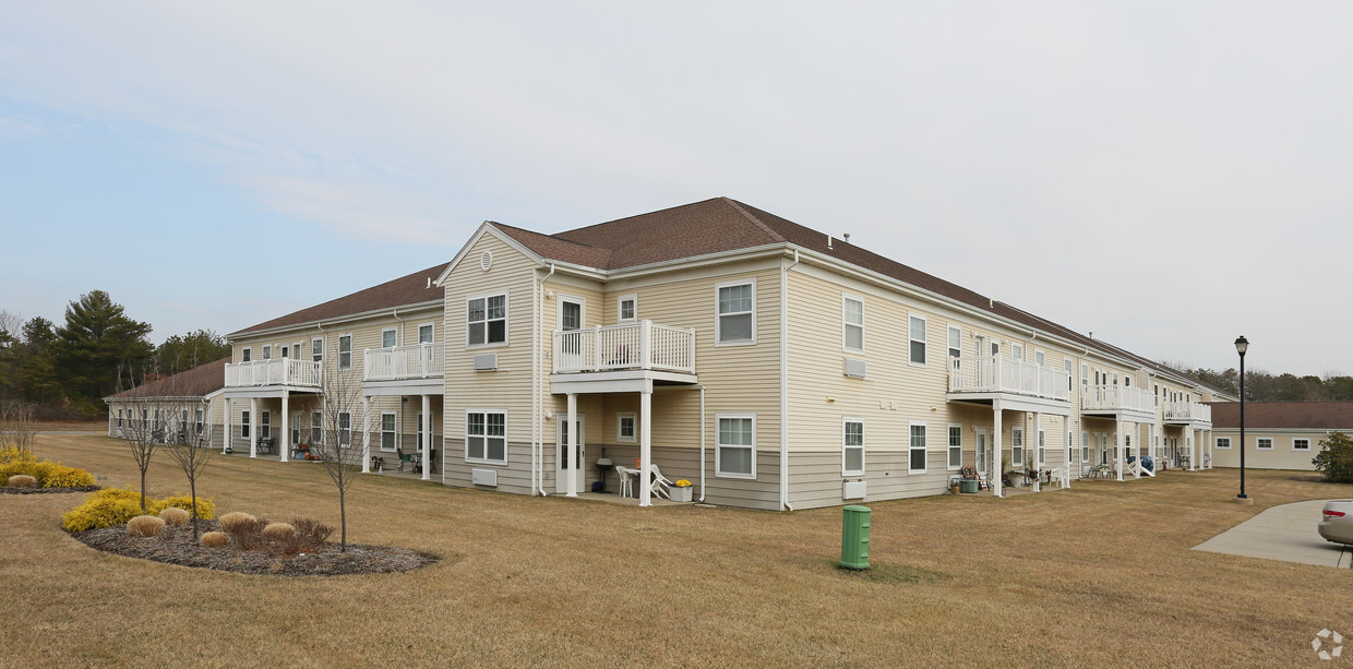 Foto principal - Conifer Village at Patchogue Senior Apartment