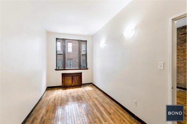 Building Photo - 16 W 82nd St