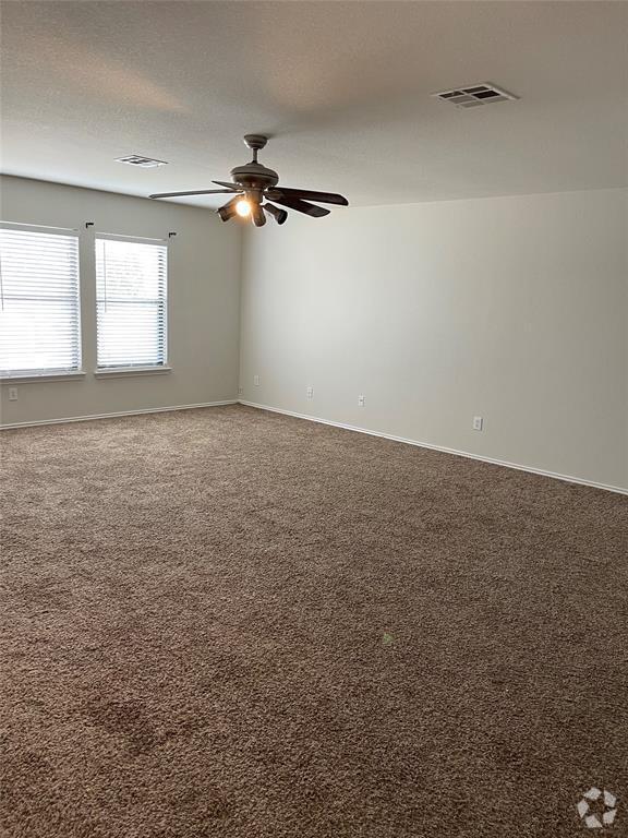 Building Photo - 219 Cottontail Dr