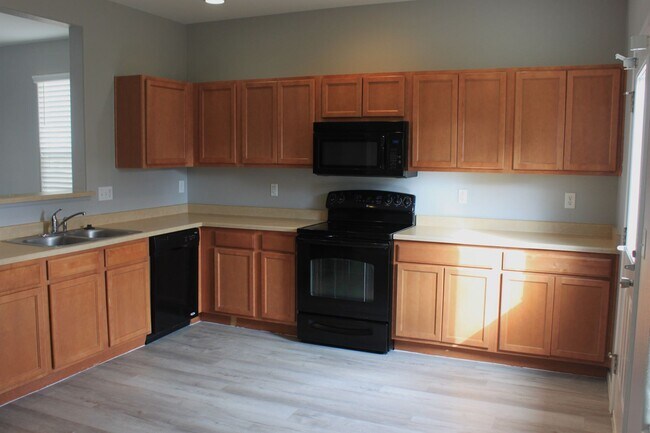 Building Photo - 7479 Countryside Grove