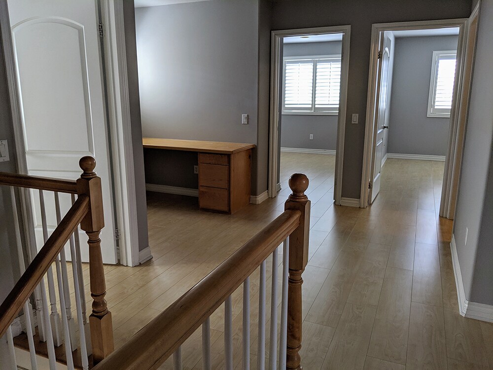 upstairs landing - 8342 Telegraph Road