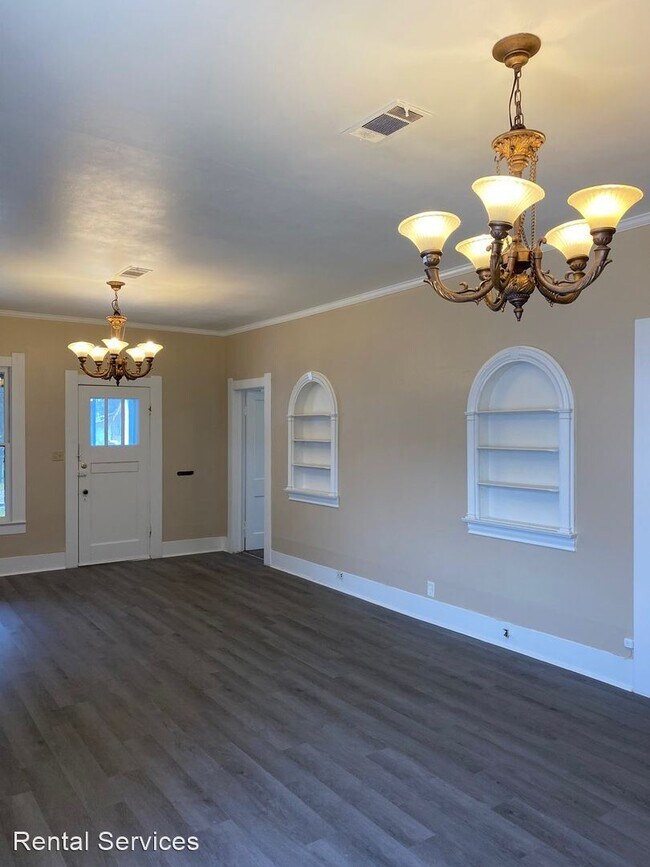 Building Photo - 3 br, 1 bath House - 550 Campus St