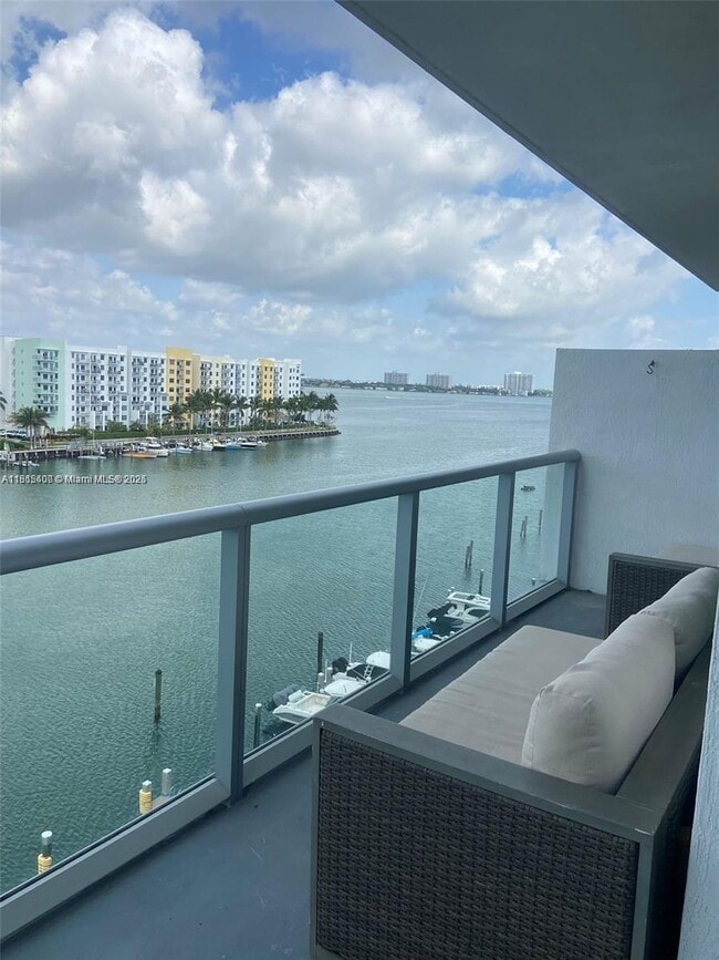 Foto del edificio - 7928 East Dr